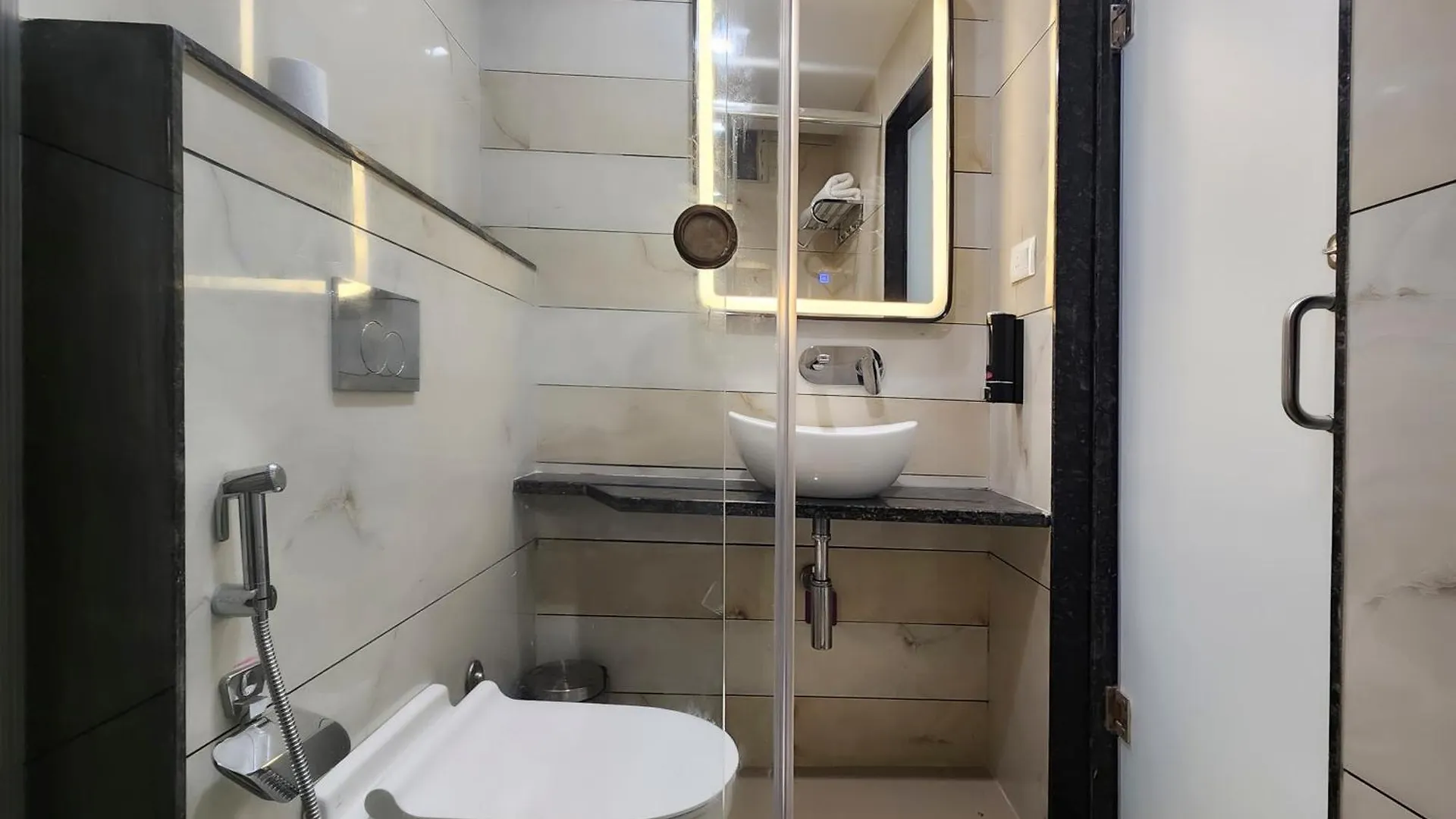 Kashi Vilaa Varanasi 3*,  India